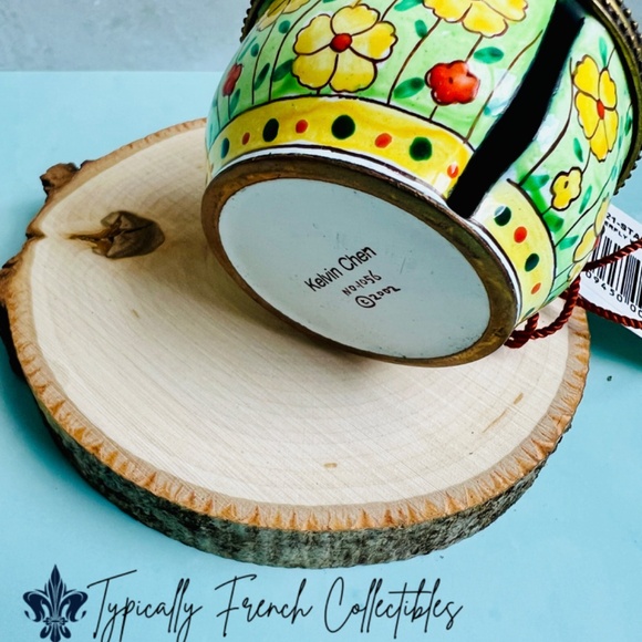 Butterfly Trinket Box. Vintage Stamp trinket box. Stamp Holder Trinket box. - Picture 7 of 7